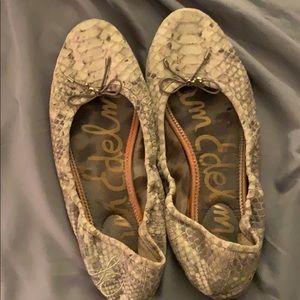 Sam Edelman beige snakeskin flat